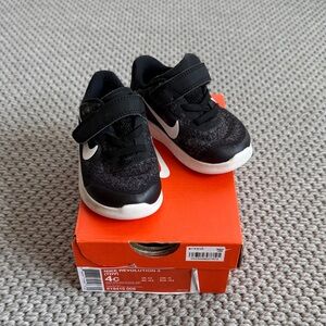Nike Kids' Black and White Sneakers